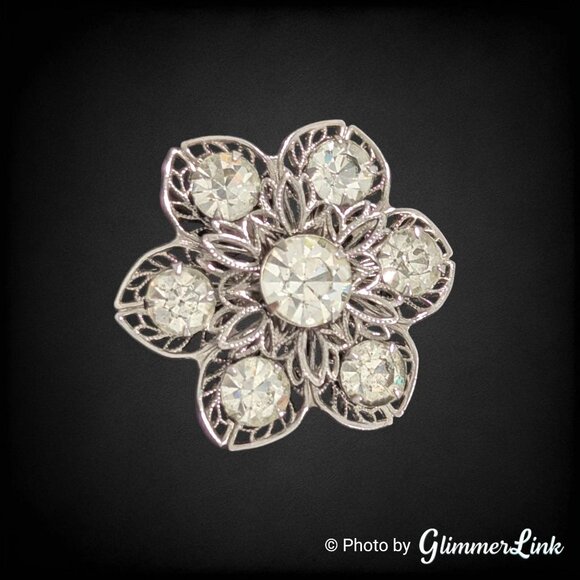 Vintage Rhinestone Flower Brooch Silver Tone Filigree Pin - Clear Sparkly Stones - Picture 3 of 7